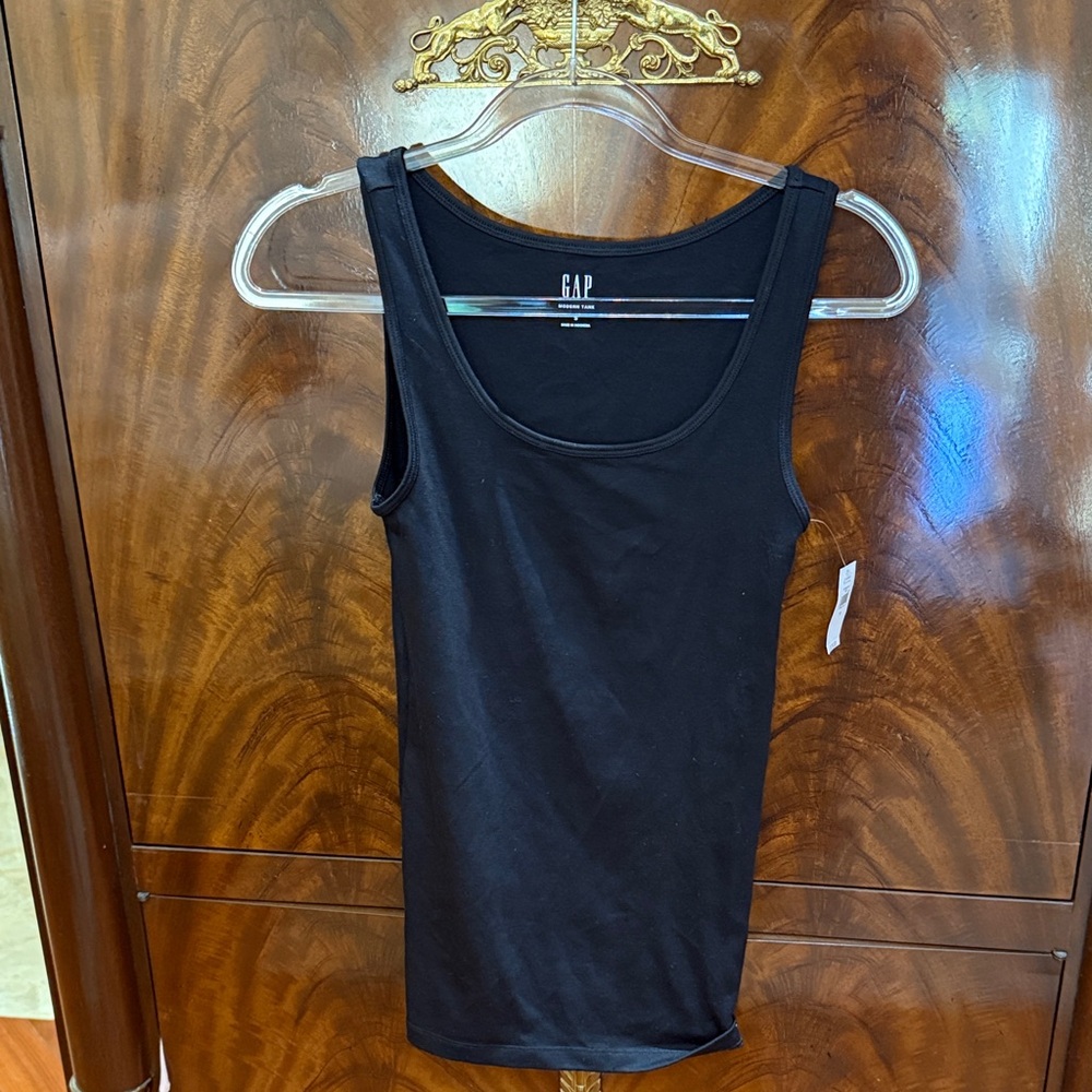 NWT GAP Classic Black Sleeveless Modern Tank